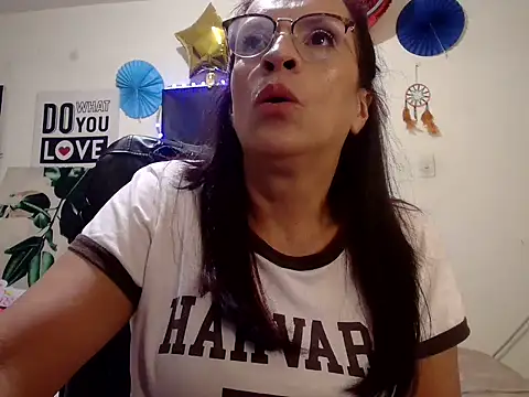 Samantha71_ Adlı Modelin Canlı XXX Sohbeti