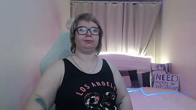Pertunjukan Kamera Web BonnnyBoobsy