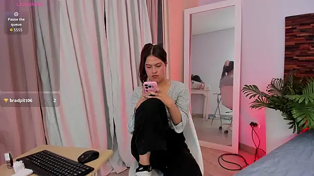 madydoll_ Chat XXX in diretta