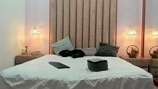Sala de chat ao vivo de Lucie_Red