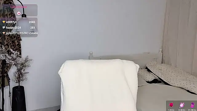 ceekie-77's Live XXX Chat
