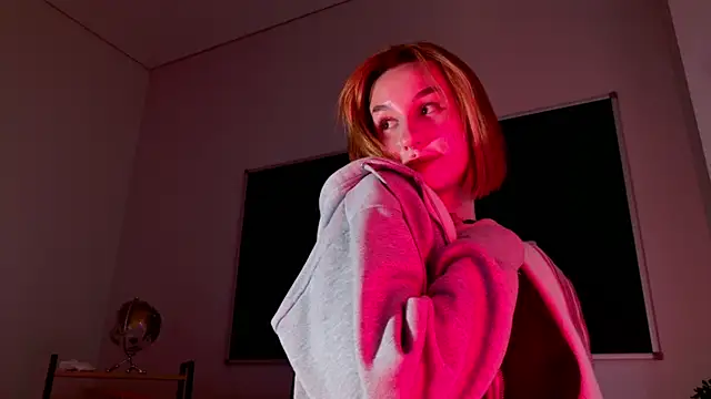ClaireMathis 即時 XXX 聊天