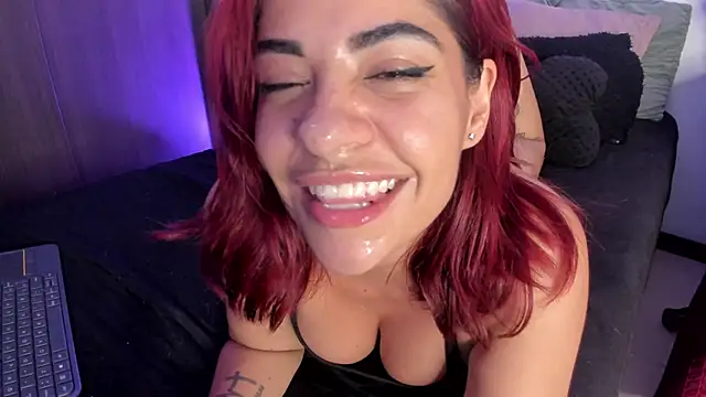 Keiny-Rave Chat XXX in diretta