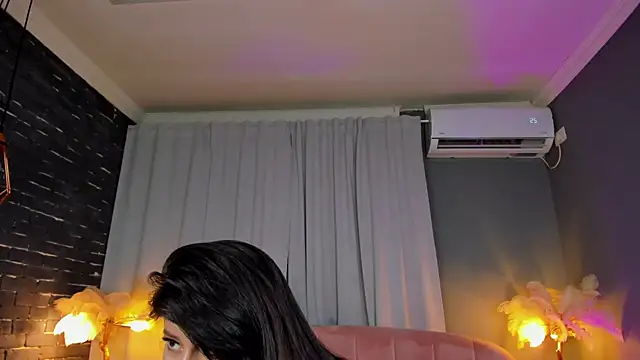 AmedeeaBanks' Live XXX Chat