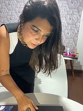 Chat XXX ao vivo de VelvetLunna