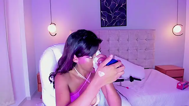 cristal_wom's Live XXX Chat
