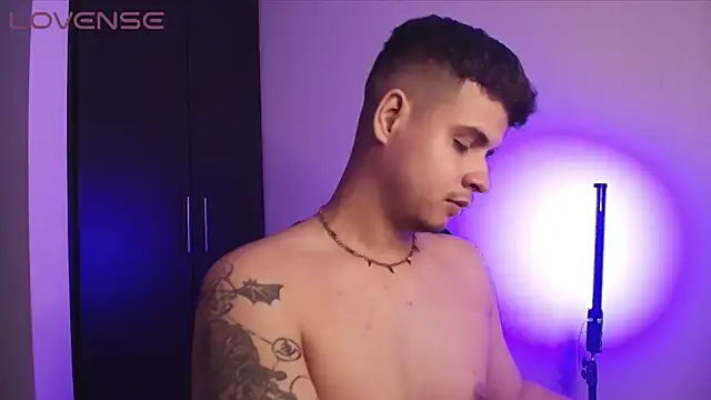 Show modela BjornSteel na web-kameri