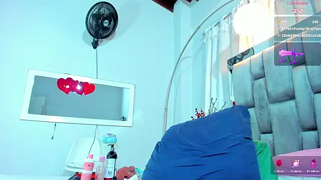 แชท XXX สดของ Antonellahorny69