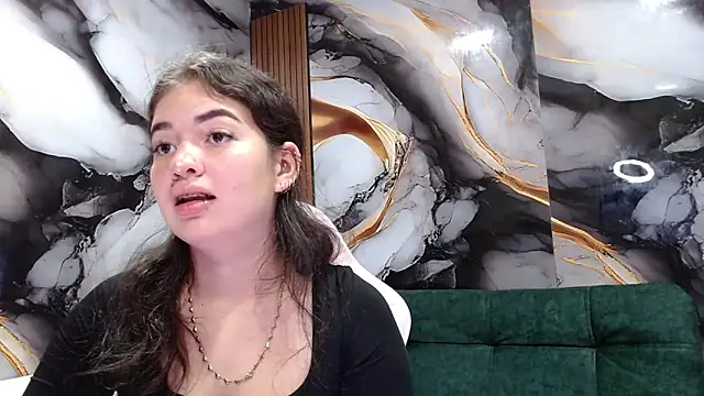 lilimini032 Adlı Modelin Canlı XXX Sohbeti
