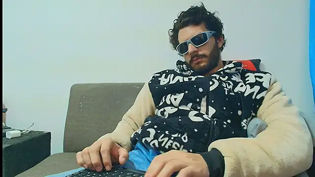 thomas_gun's Live XXX Chat