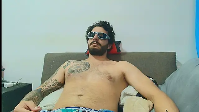 XXX chat uživo modela thomas_gun