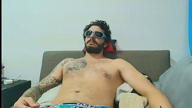 Chat +18 de thomas_gun ao vivo