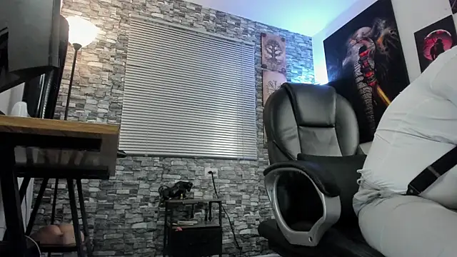Ethan_Castellano Show in webcam