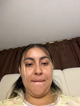 Pertunjukan Kamera Web Elina_Hills