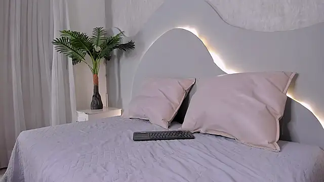 CannelaSmith live XXX chat