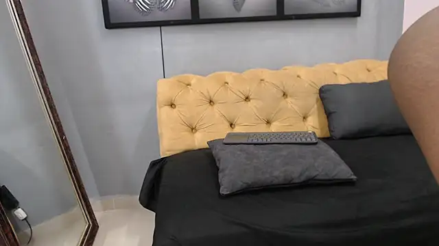 khris__evans: απευθείας συνομιλία ΧΧΧ