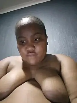 ChubbyMidgetxxx19 Chat XXX in diretta