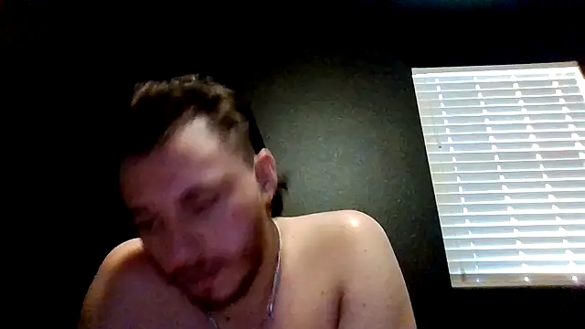 Tallhungcloudyyy Show in webcam