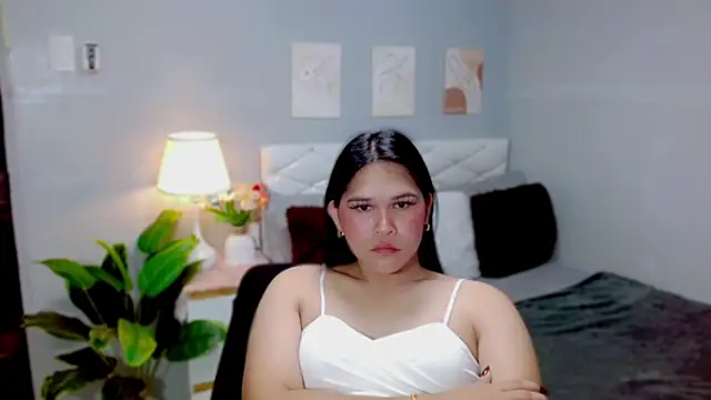Chat XXX en directo de MichelleWild