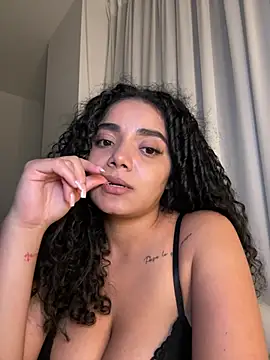 Czat XXX na żywo – Curlyierr