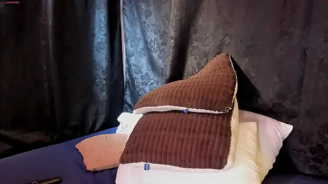 MiaKnoxn Live chat-huone