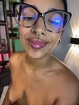 LollaByer Live XXX Chat