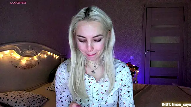 LillyMoure_n Live XXX chat