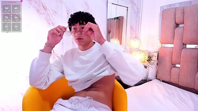Show modela MagnoRose na web-kameri