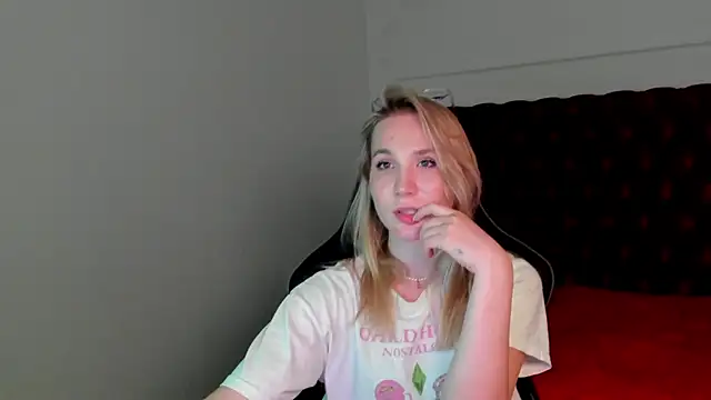 ElaraVoltagen Live XXX chat