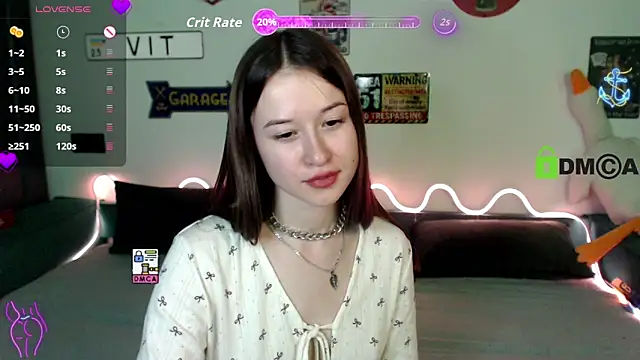 Chat +18 de Bunny_B3 ao vivo