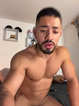 Ezzio_Scolaro Adlı Modelin Canlı XXX Sohbeti