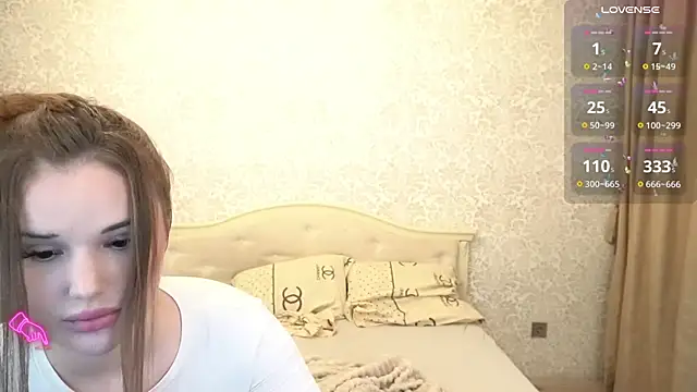 CrystalBlissin Live XXX chat