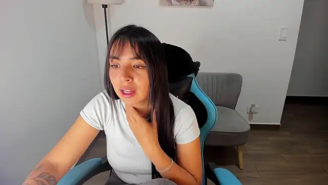 XXX chat uživo modela Nicole_Ss