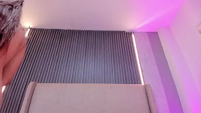 MelanieRoah's Live XXX Chat