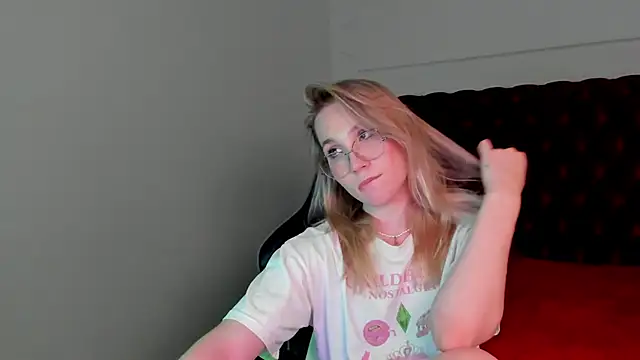 ElaraVoltage 라이브 XXX 채팅