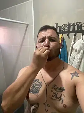 HOTB0Y18 webcam show