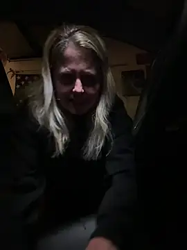 Milfshaker50's Webcam Show