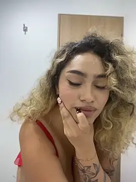 Онлайн чат XXX Maddy_Beluci