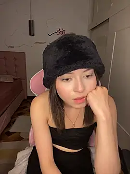 PrettyAmberのライブXXXチャット