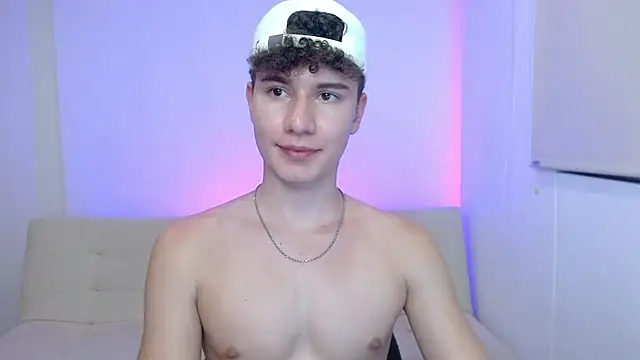 adrian_morelly élő XXX-chatje