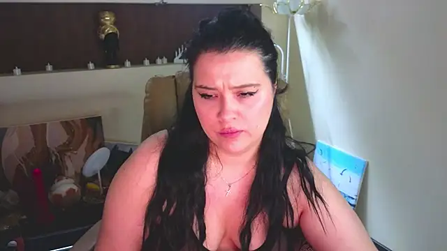 Malika_uAngel élő XXX-chatje
