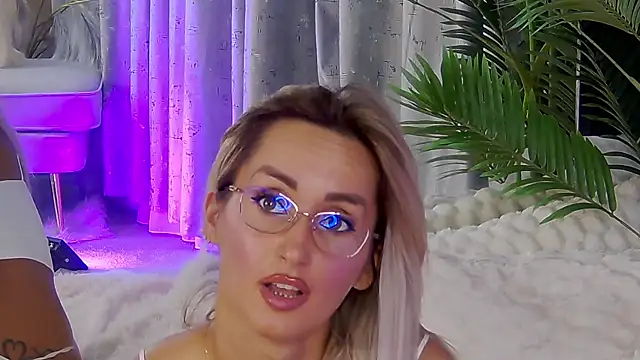 IsabelleEthan Adlı Modelin Canlı XXX Sohbeti