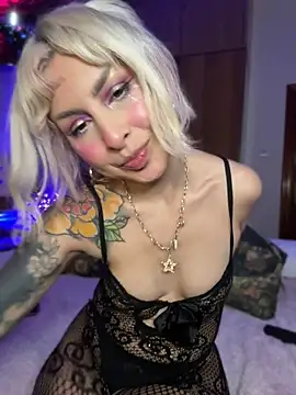 Cinamoonn Adlı Modelin Canlı XXX Sohbeti