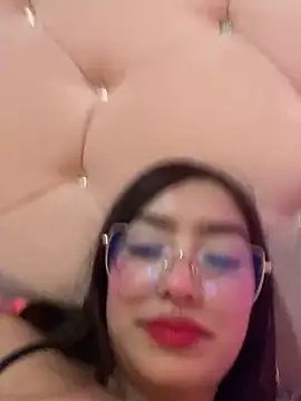 Miakittyyy লাইভ XXX চ্যাট