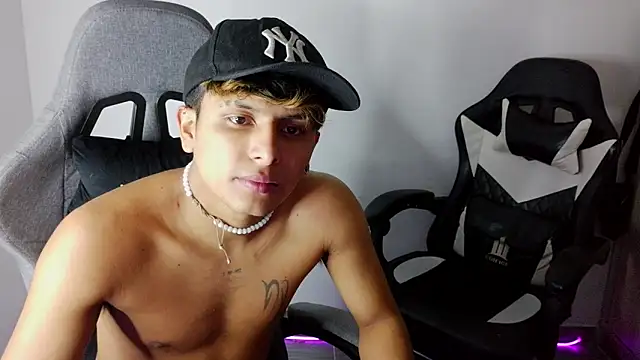 Show modela dany_fans na web-kameri