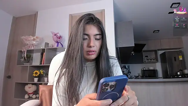 Alexandra_ra élő XXX-chatje