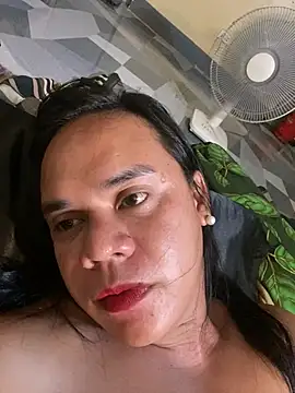 sweetyula Show in webcam