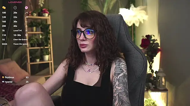 OliviaMcClean's Live XXX Chat