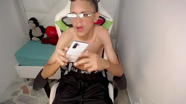 sombra_18 Webcamshow