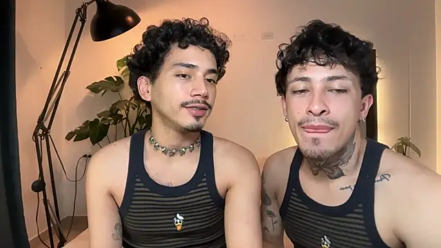 Noah_and_Steven Chat XXX in diretta